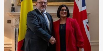 İngiltere ve Belçika’dan küçük tekne kaçakçılığına karşı yeni anlaşma
