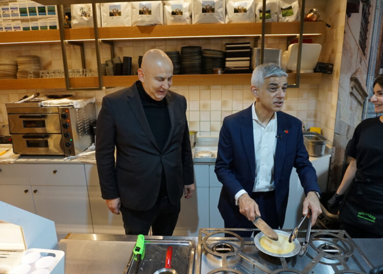 Künefe başında Türkiye mesajı: Sadiq Khan’dan tarihî ziyaret açıklaması