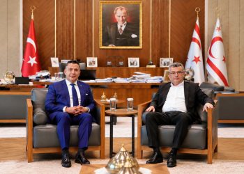Nural Ezel, KKTC Cumhurbaşkanı Tufan Erhürman’a,Olay Gaze­tesi’nin 37 yıllık yolculuğunu anlattı