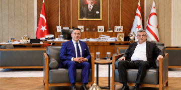 Nural Ezel, KKTC Cumhurbaşkanı Tufan Erhürman’a Olay Gaze­tesi’nin 37 yıllık yolculuğunu da anlattı